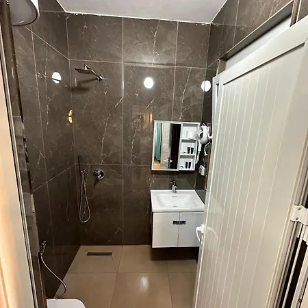 Apartamento Trizone & Golem (Tirana)