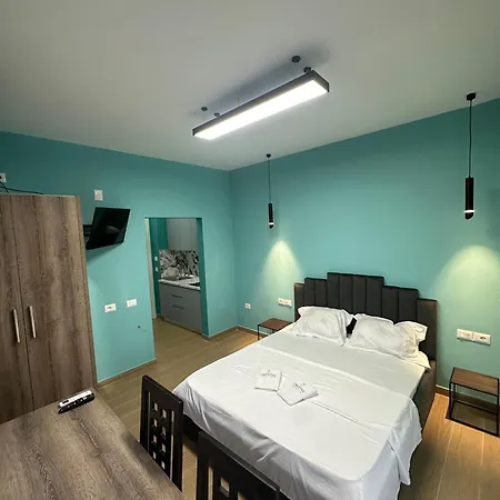 Trizone & Apartmán Golem (Tirana)