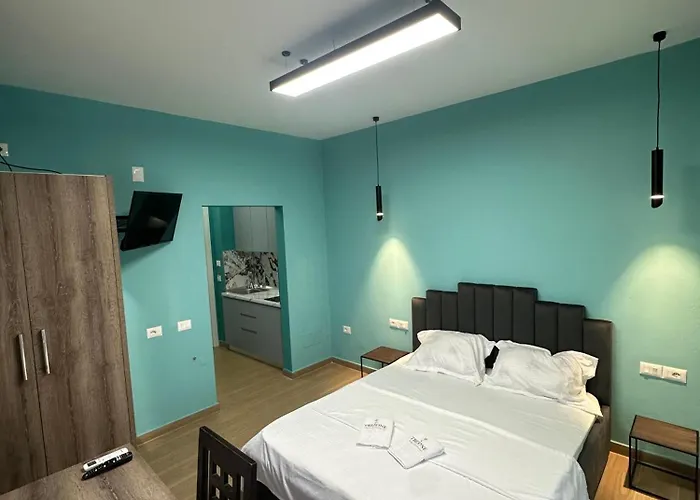 Trizone & Apartamento Golem (Tirana)