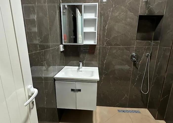 Apartamento Trizone & Golem (Tirana)